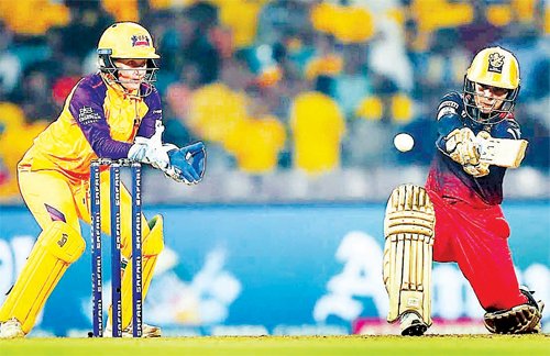 डब्ल्यूपीएल : यूपी वॉरियर्स को पांच विकेट से हराकर आरसीबी ने दर्ज की पहली जीत