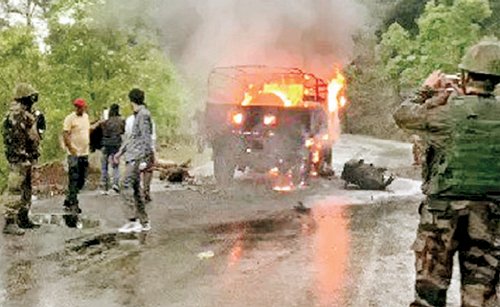 पुंछ में सेना के वाहन पर आतंकी हमला, आग से झुलसकर 5 जवान शहीद, ग्रेनेड अटैक की आशंका
