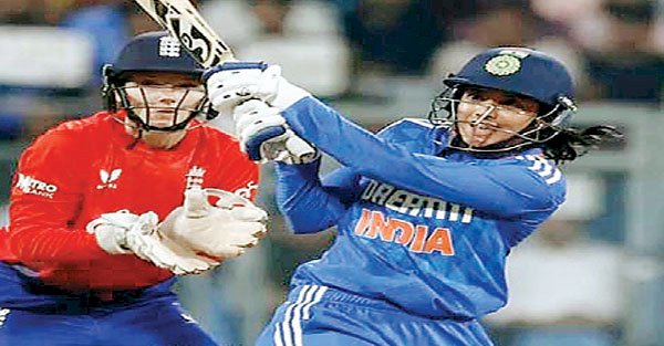 भारतीय महिला टीम 5 विकेट से जीती, पर इंग्लैंड से 2-1 से टी20 सीरीज गंवाई