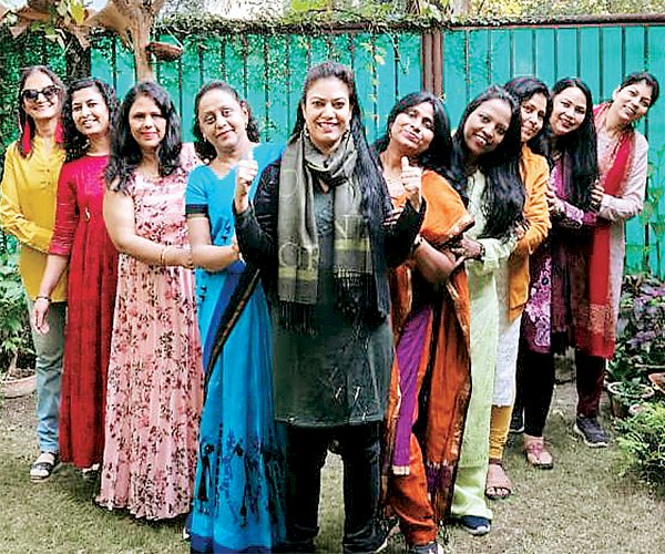 कअर शीला दाहिमा के गाए गीत पर 10 महिला अधिकारियों का यूट्यूब पर दिखा टैलेंट
