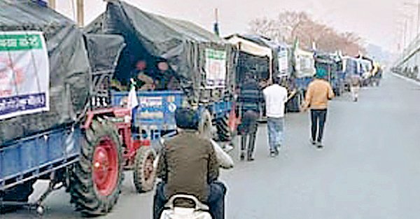 पंजाब में किसान ट्रैक्टर-ट्रॉलियों के साथ दिल्ली कूच के लिए तैयार, बॉर्डर सील
