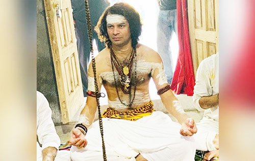 शिव की पूजा करने ‘शिव’ के अवतार में मंदिर पहुंचे तेज प्रताप